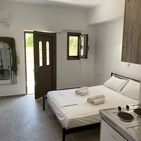 Central Areopolis Rooms אראופוליס מראה חיצוני תמונה