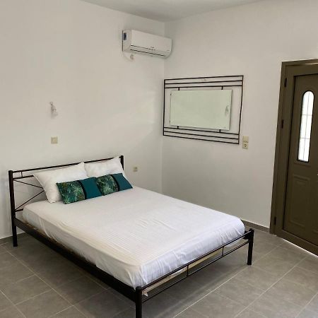 Central Areopolis Rooms אראופוליס מראה חיצוני תמונה